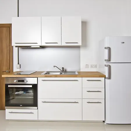 Aparthotel Nula San Ġiljan